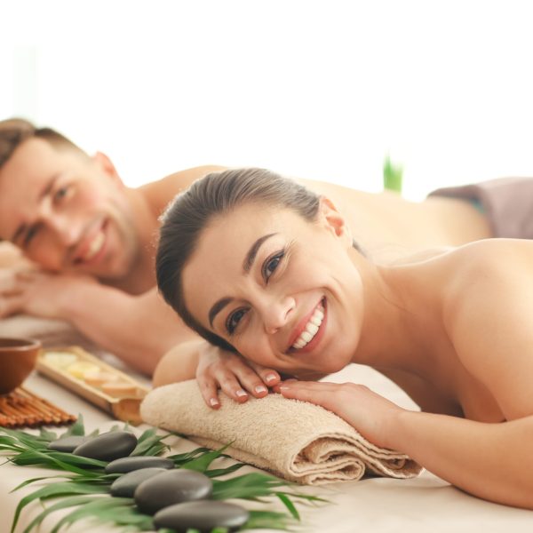Young,Couple,Relaxing,In,Spa,Salon